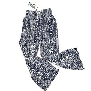NWT- Three Dots- Navy/White Tribal Print Flowy Pull On Pants- Large